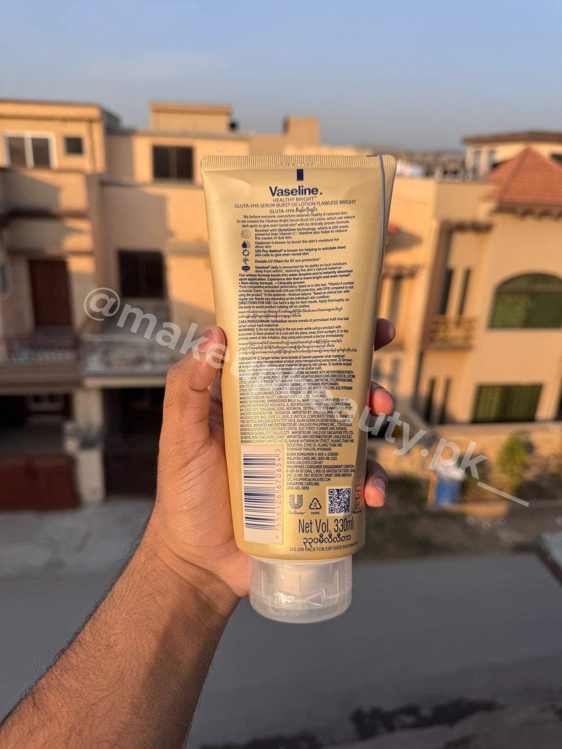Vaseline Gluta Hya Flawless Glow serum burst Lotion 330 ML Full size.