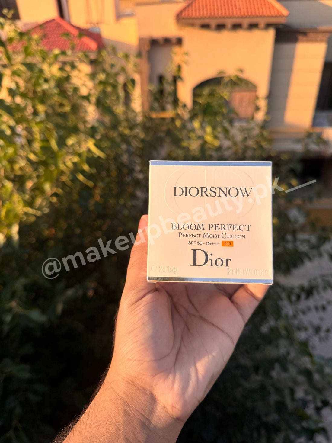 DiorSnow Bloom Perfect Moist Cushion SPF 50+ PA+++ Shade: 010 (Light beige) With Refill included.