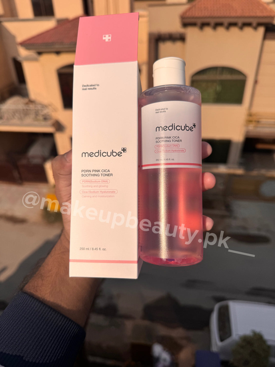Medicube PDRN Pink Soothing Toner 250 ML.