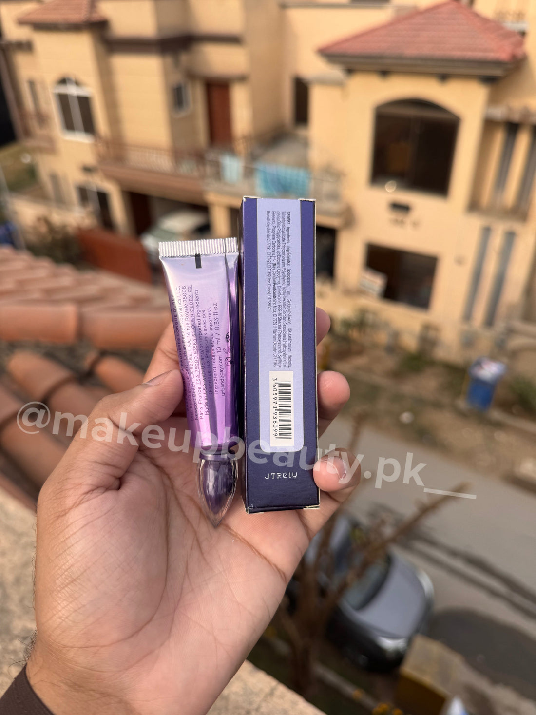 Urban Decay Eyeshadow Primer Potion.