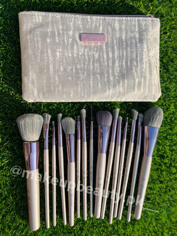 BH Lavish 15 piece Brushes set with Cosmetic Bag and Box😍.