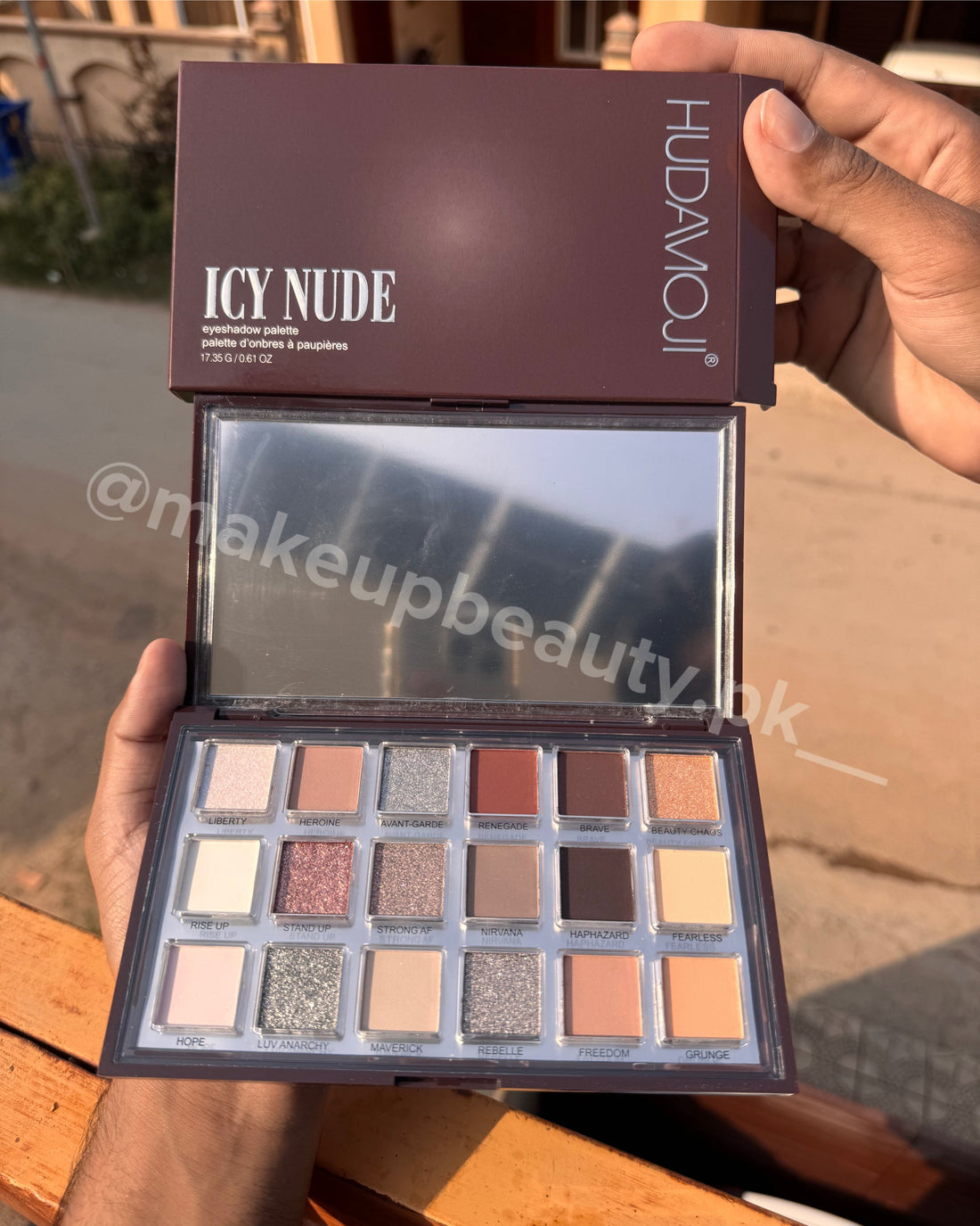 Hudamoji Icy Nude High pigment Eyeshadow Palette.